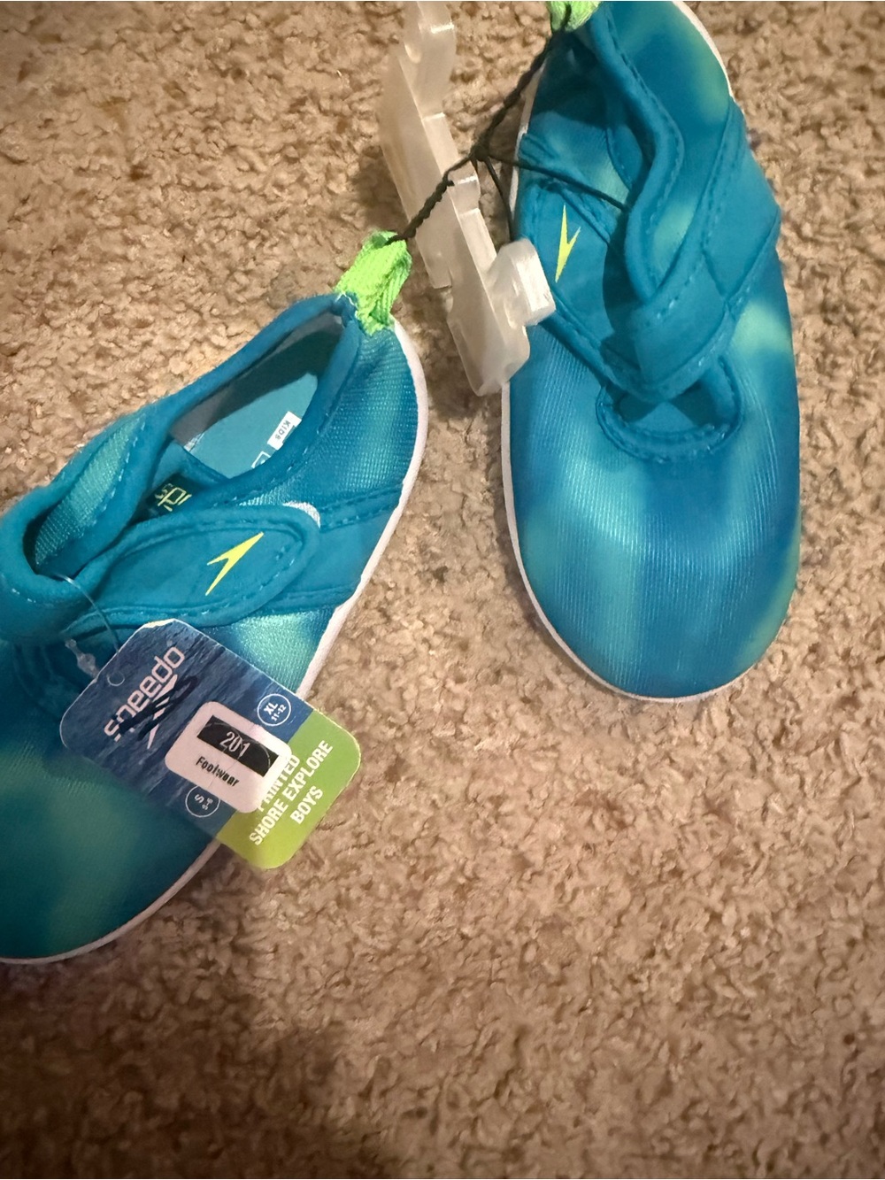 Speedo Kids Aqua Shoes large size 9-10 new